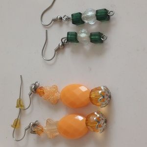 2 Pairs of Dangle Earrings